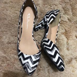 Black and white chevron cloth half d’orsay pumps